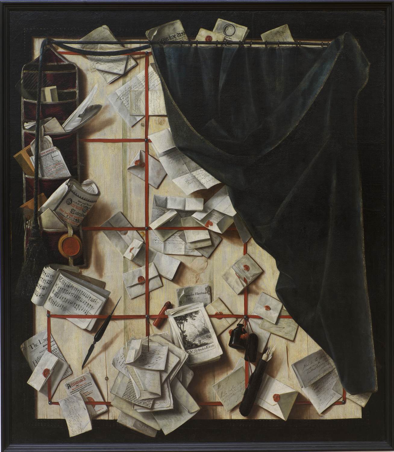 Cloison avec porte-lettres et livre de musique