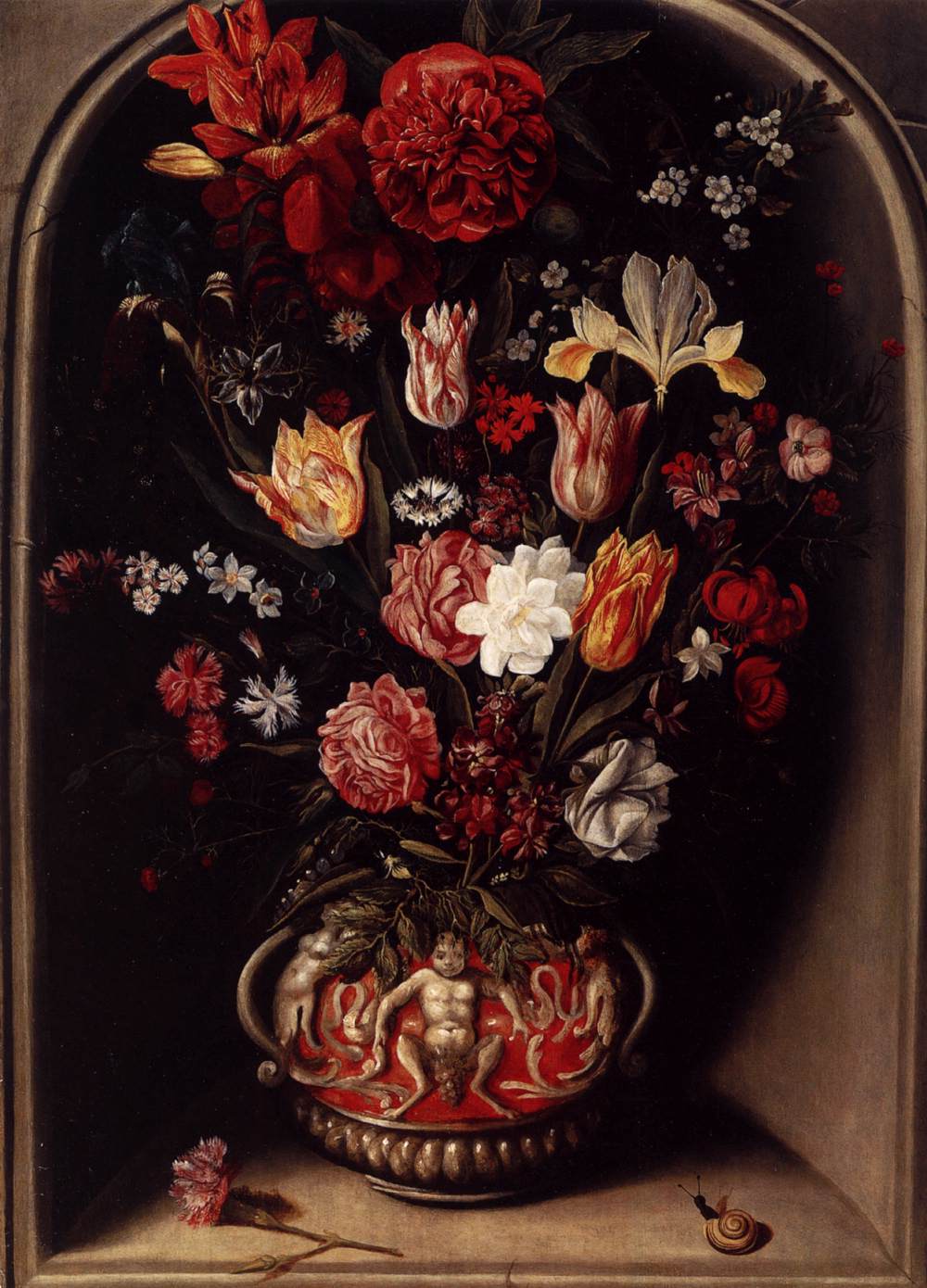 Vase de fleurs dans une niche